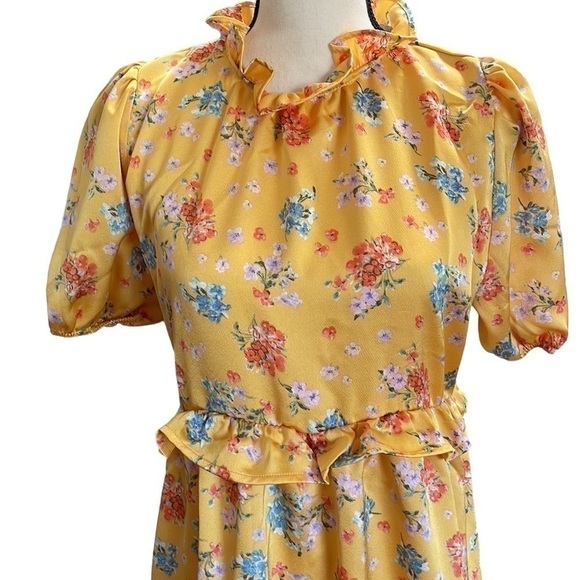 ♥️VELVET Torch♥️Floral Print Puff Sleeve Dress size (Medium) - Picture 8 of 8